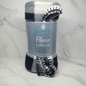 Comfort Bay Black and White Fleece Throw Blanket